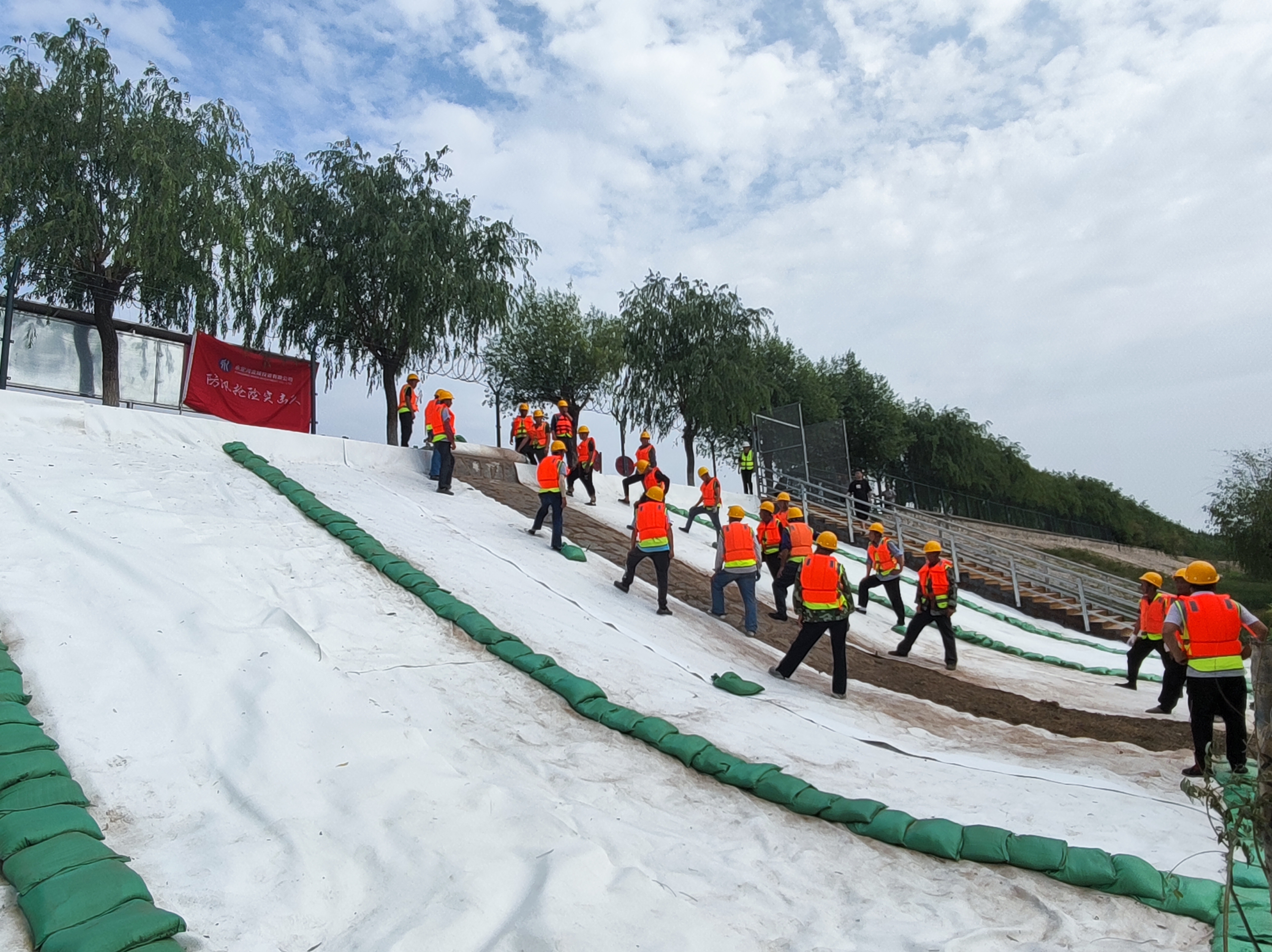 PT��Ѷ(�й���)��������˾�߱�׼���뱱���з��������ۺ�����