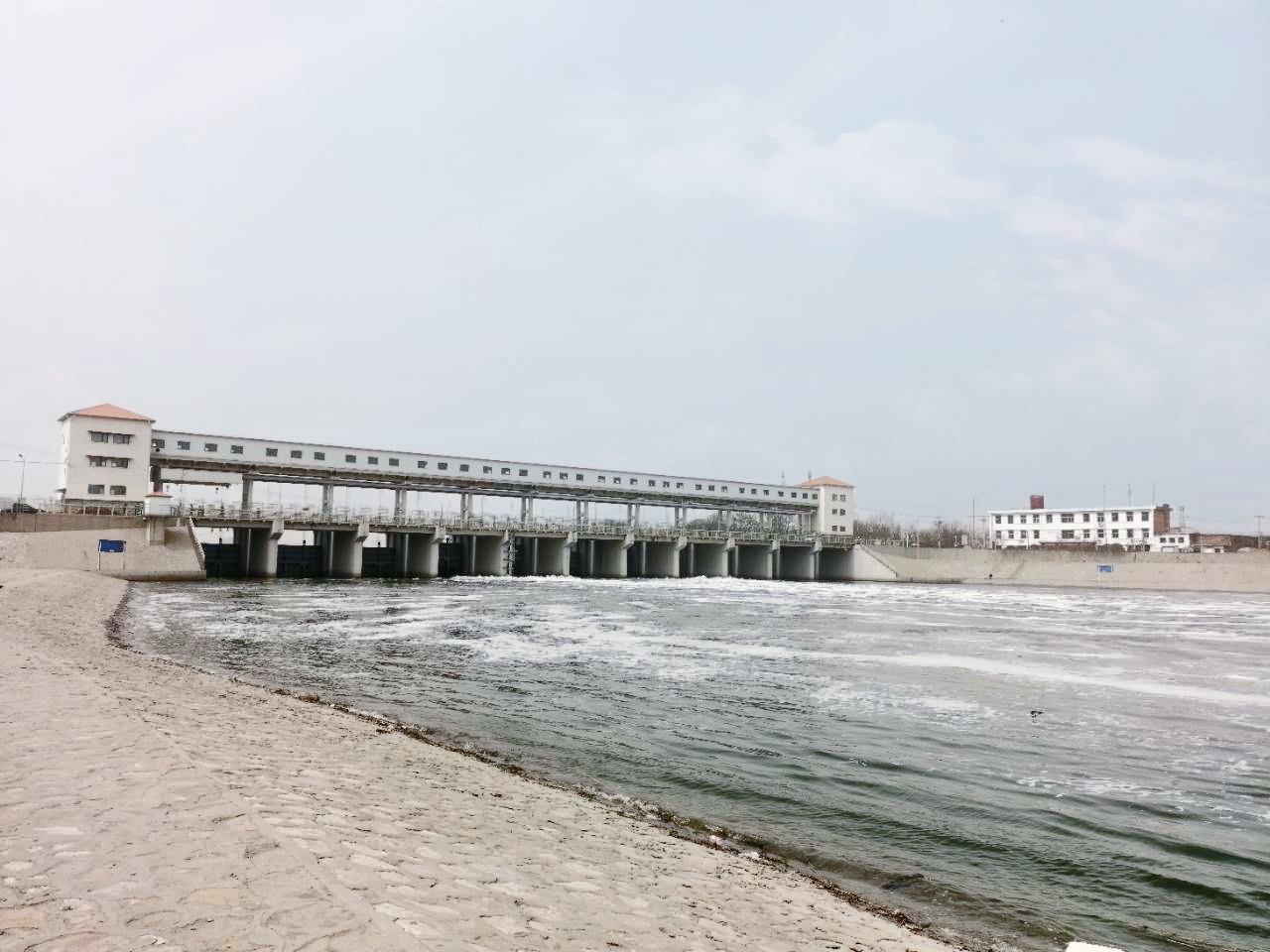 �Ը�����������ʵЧ���������������Ч������