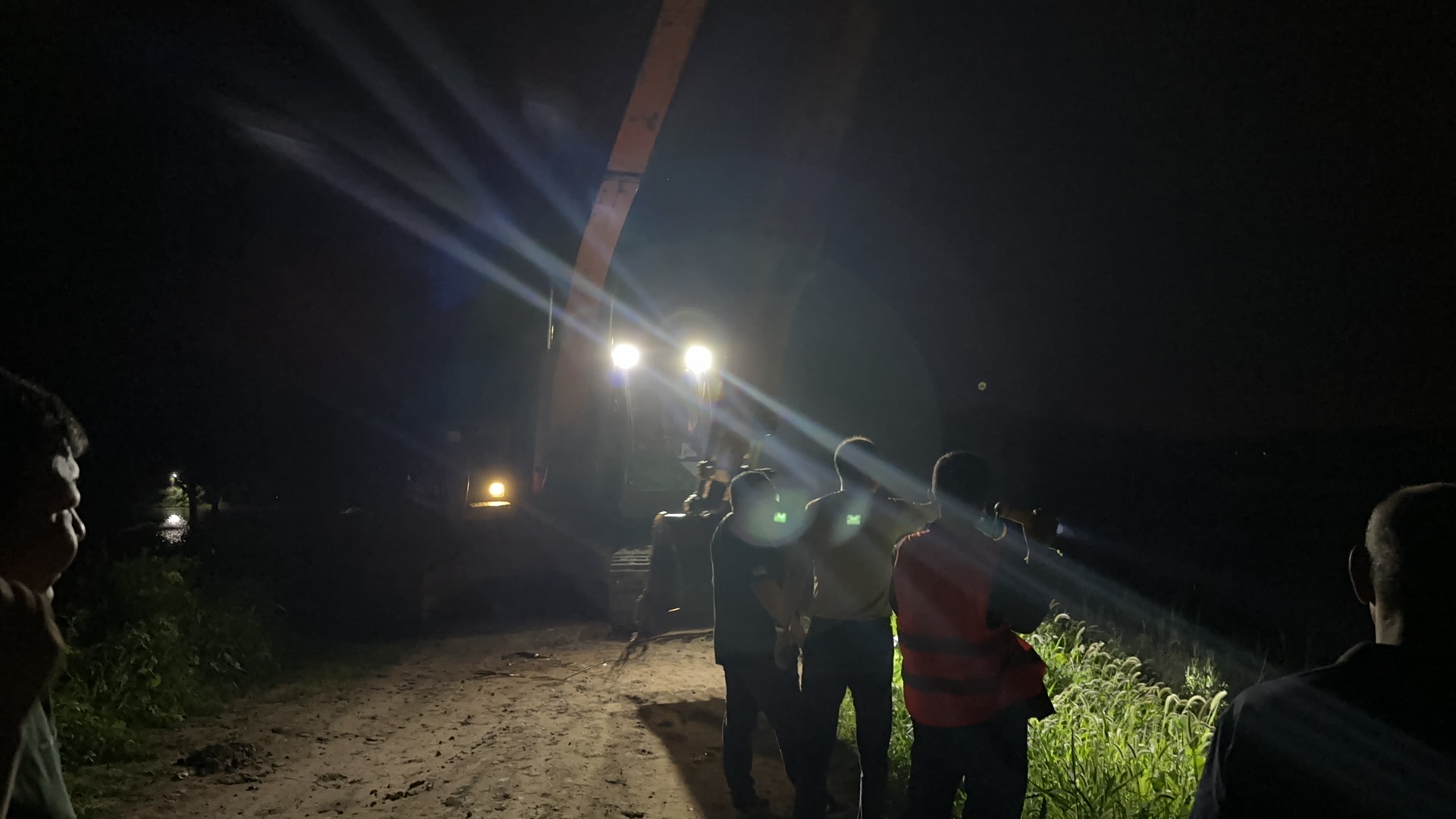 ����ս��������������������ͬ�Ļ������������ֹ�˾�𾢼��뺣�ӡ�23��7���������ش��ˮ�������ռ�ʵ