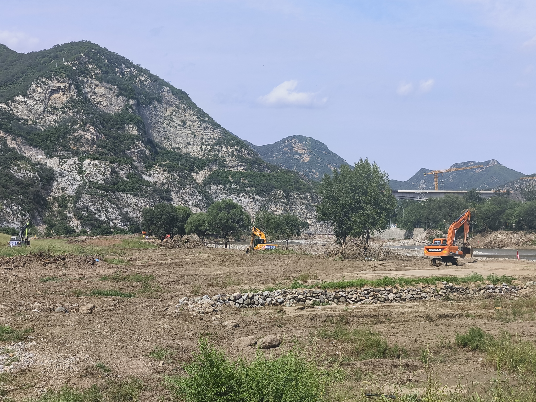 һ�ߴ��� | ҰϪ�����¼�ׯ������1200�׺�����������β��