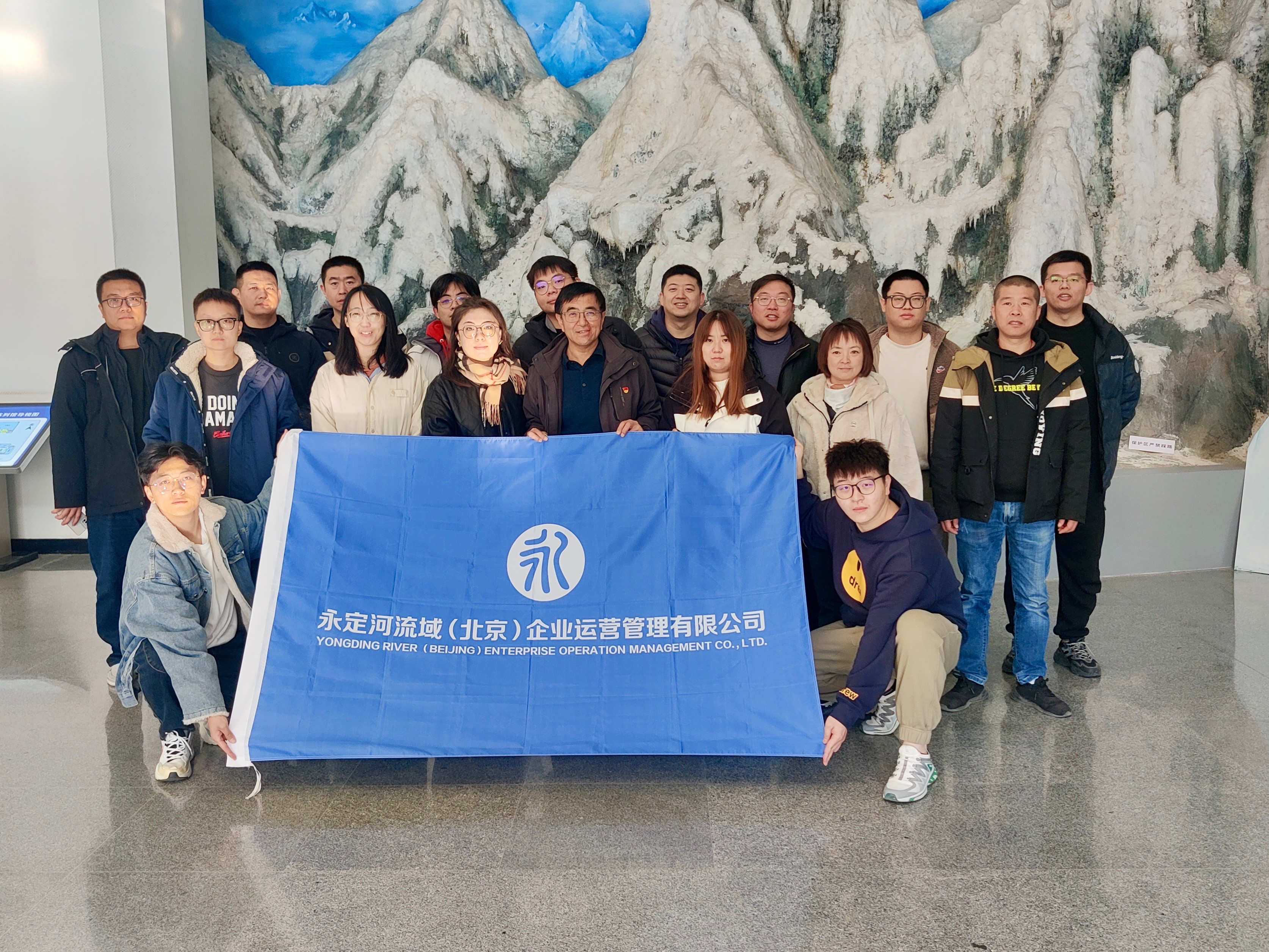 ������Ӫ��˾������֯����ģʽ�ڵ�վ