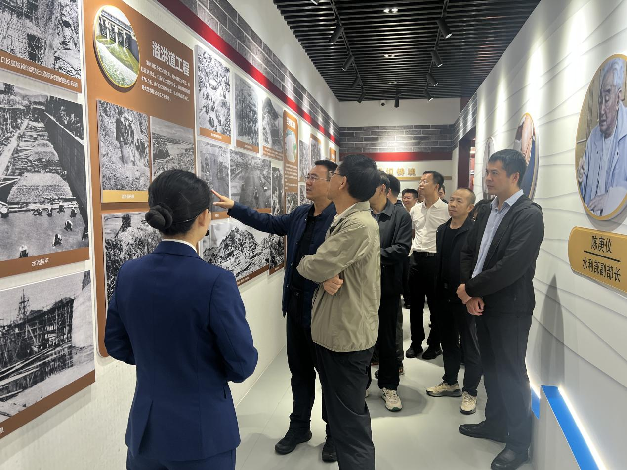 ����ˮ�Ļ���ѧ�����ٴ����� ���׶����󿪷��ա�