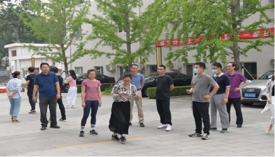 ÏÄÈÕÒâ¼ûÒâÒåÔ˶¯ Òý·¢ÍŶÓÐÁ¦ ÏÄÈÕÒâ¼ûÒâÒåÔ˶¯ Òý·¢ÍŶÓÐÁ¦